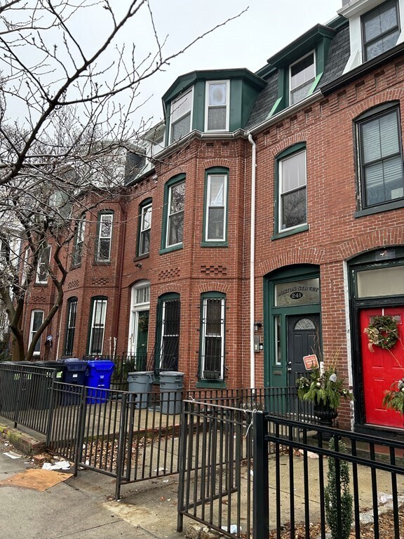 Primary Photo - 241 Boston St