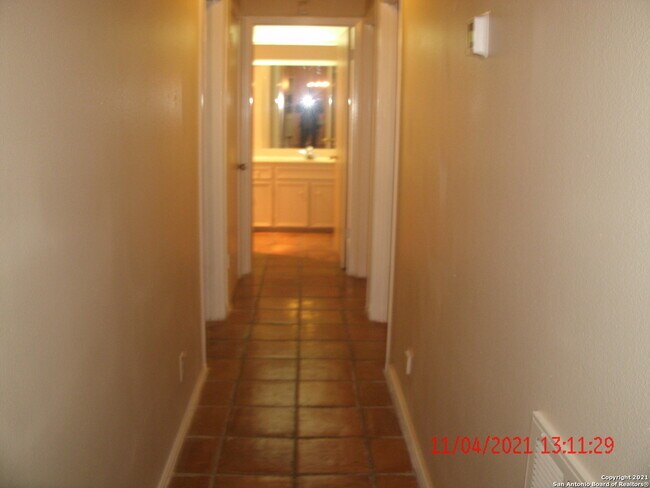 Building Photo - 5715 Oolooteka Dr
