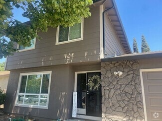Building Photo - 617 Skylark Dr