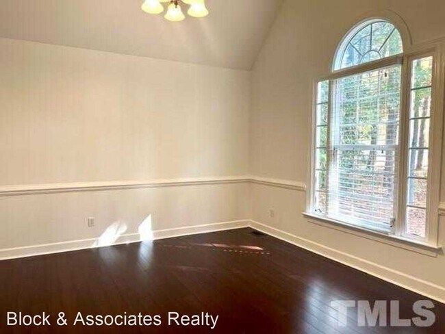Building Photo - 3 br, 2.5 bath House - 220 Longwood Drive
