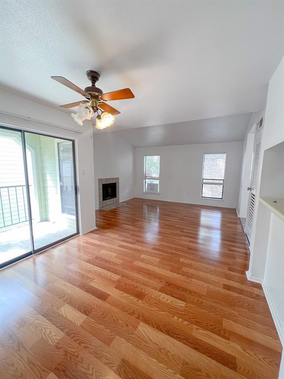 Foto del edificio - 6602 Harbor Town Dr
