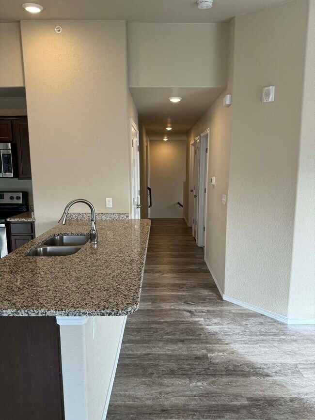 Foto del edificio - 1745 Flintshire St