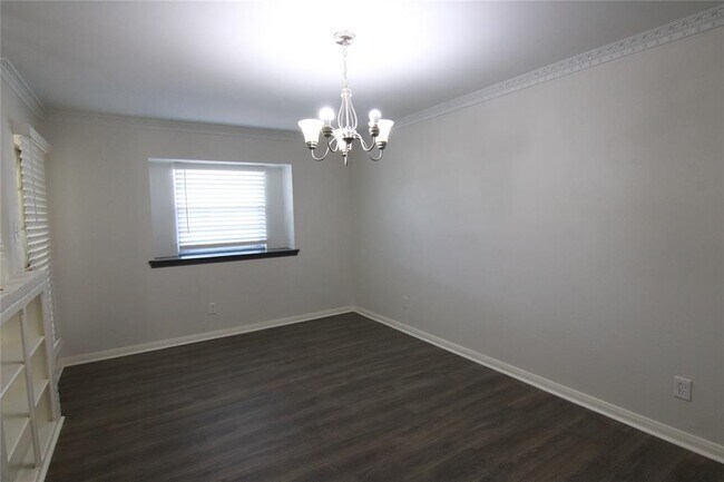 Foto del edificio - 9030 Langdon Ln