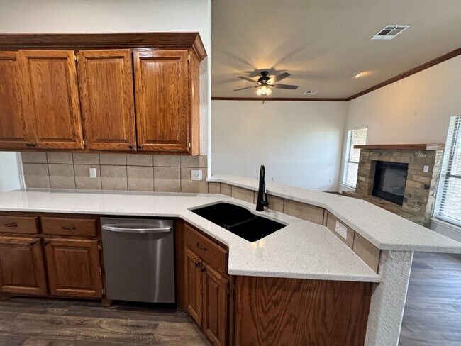 Building Photo - Brand new updates , spacious and a true 4 bedroom home in a gated community in Newcastle! Call us...