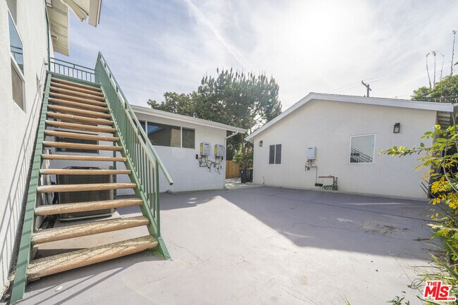 Foto del edificio - 2896 1/2 W 14th St