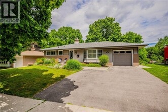 Building Photo - 18 Stonybrook Dr