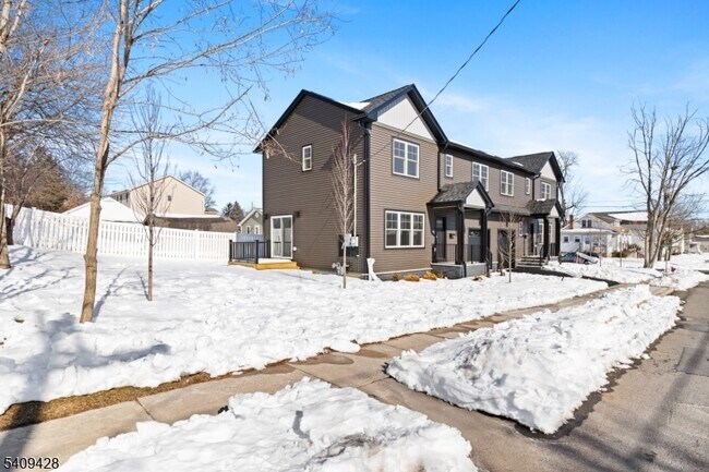 Foto del edificio - 401 Tillman St