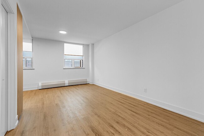 Building Photo - 135 Tyndall Ave