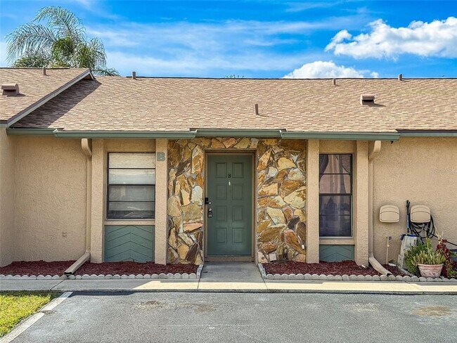 Foto del edificio - 7116 Barclay Ave