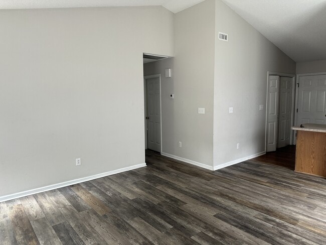 Building Photo - 3208 Deer Path Cir