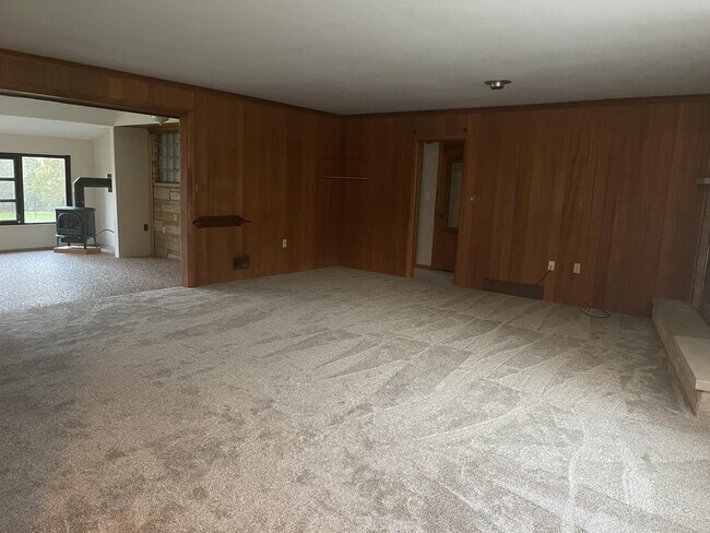 Building Photo - 737 E Riddle Ave