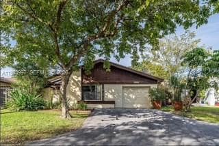 Building Photo - 13585 SW 114th Terrace