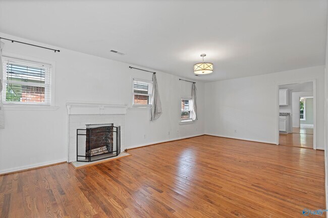 Foto del edificio - 409 McCullough Ave NE