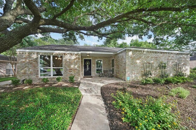Building Photo - 12103 Nova Dr
