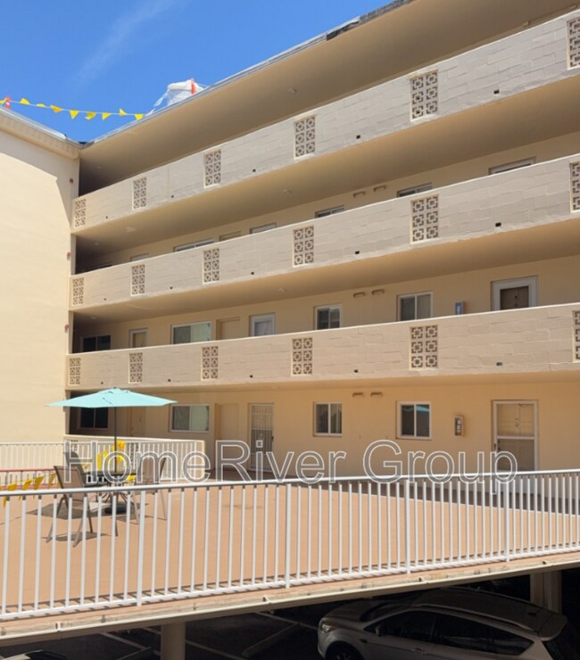 Foto del edificio - 1200 N Shore Dr NE