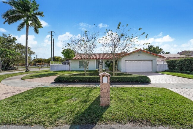 Building Photo - 9006 SW 23rd Ln