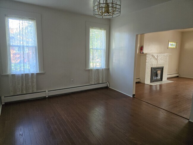 Dining room - 202 Butler St