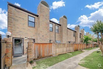 Building Photo - 9850 Pagewood Ln