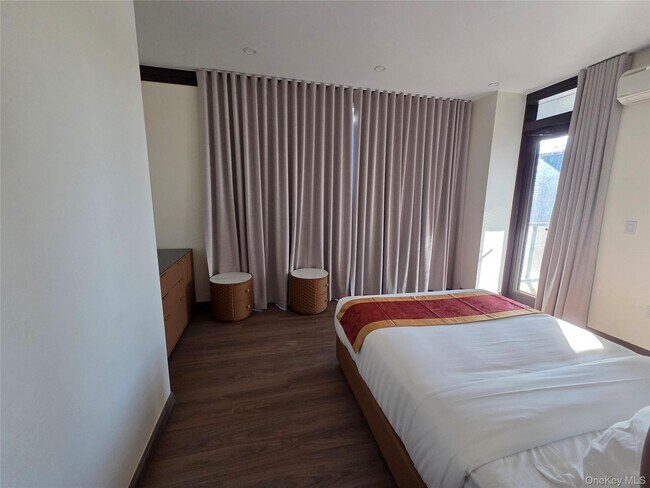 Foto del edificio - 36-21 Prince St