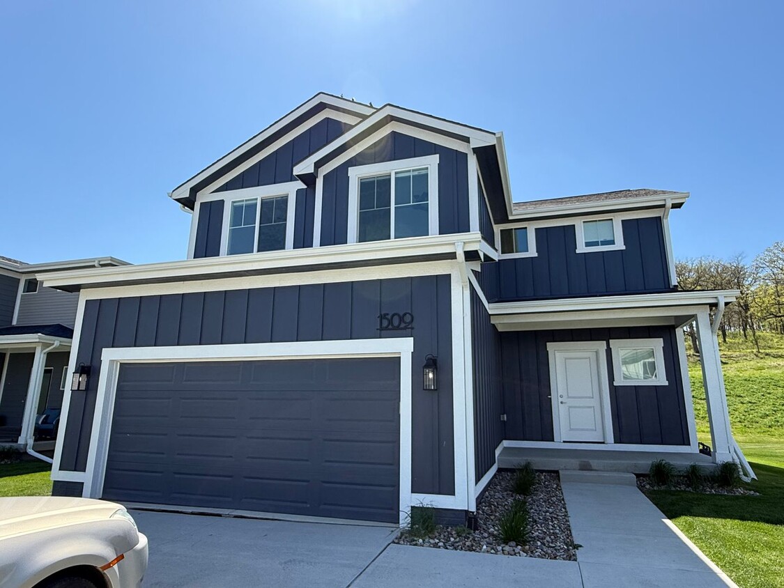 Primary Photo - Luxury New Construction Home - RENT SPECIAL!
