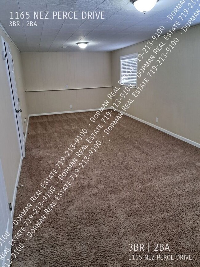 Building Photo - $500 OFF the first month of rent! Nice 3 b...