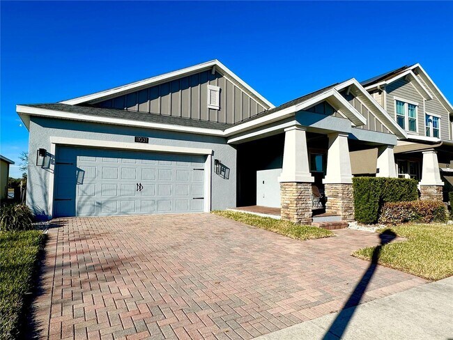 Foto del edificio - 11031 Redbud Woods Ln