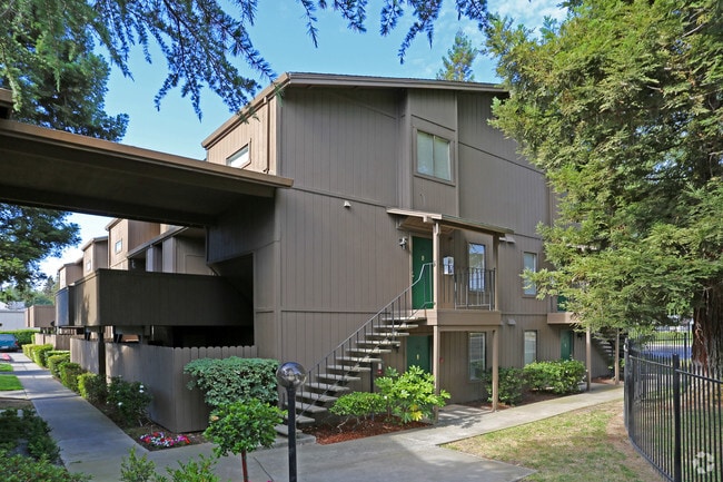 Building Photo - Fulton Villa Apartments