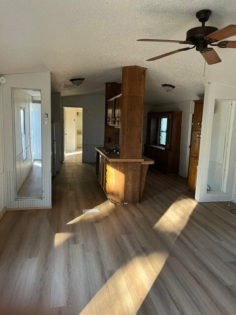 Foto del edificio - 8379 Parkview Ln