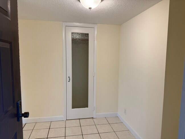 Building Photo - 7030 Half Moon Cir