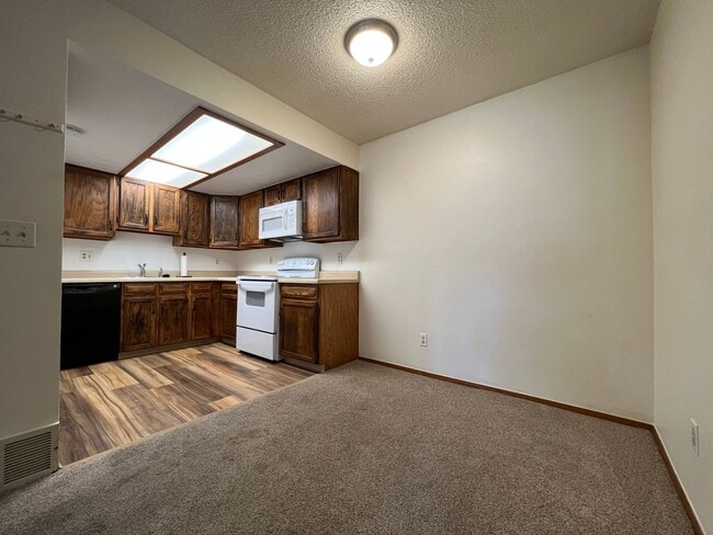 Building Photo - 2865 Sundown Ln