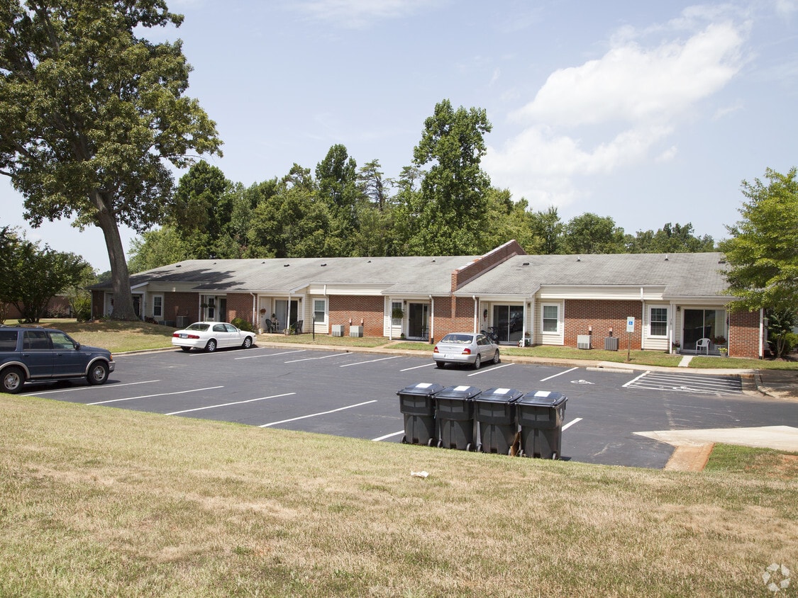 Westhampton Apartments Apartments in Mebane, NC