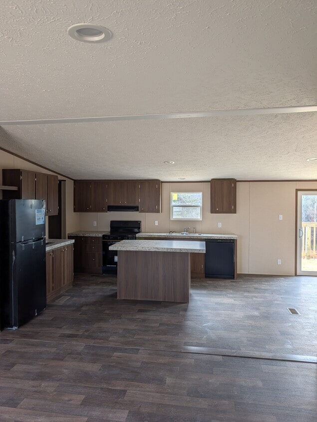 Building Photo - 269 Laura Boling Loop Rd