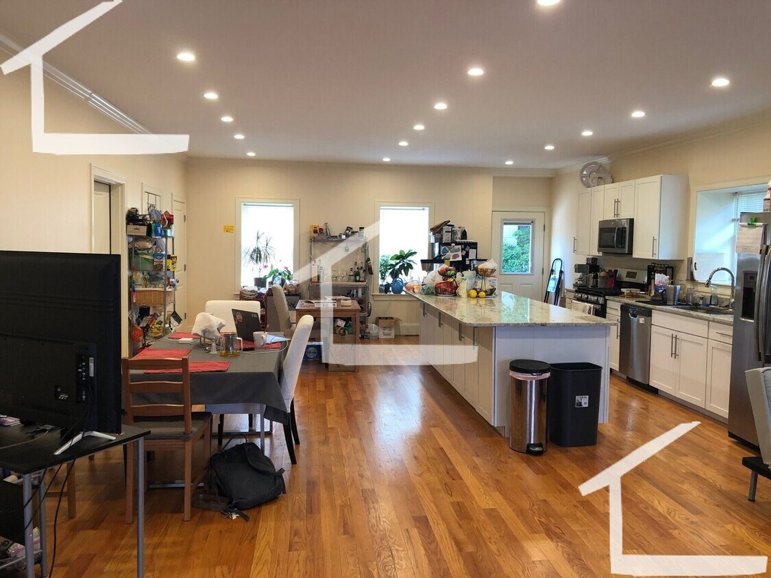 Primary Photo - 5 Bedroom-Huge