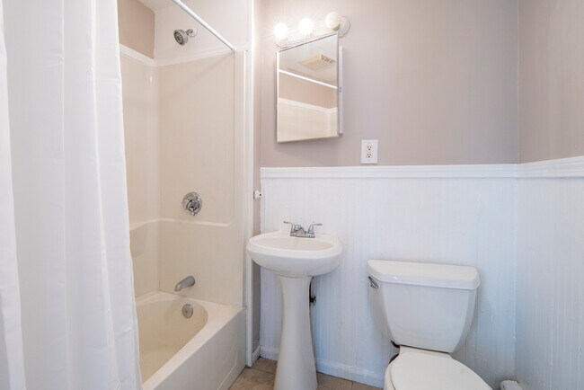 Bathroom - 9 Mulberry St