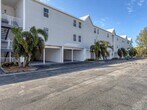 Foto principal - 3607 E Bay Dr