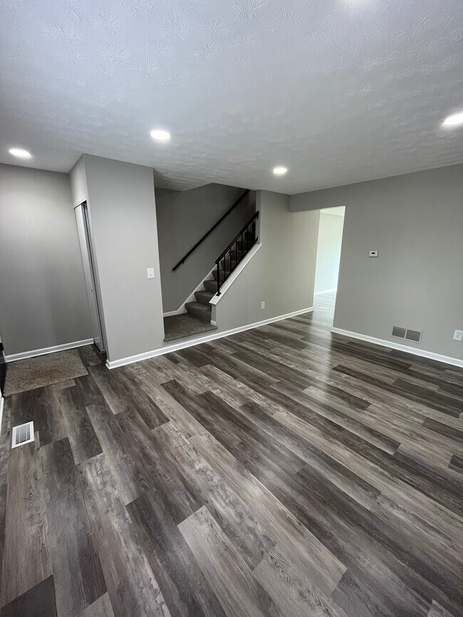 Building Photo - 1575 Park Place Dr