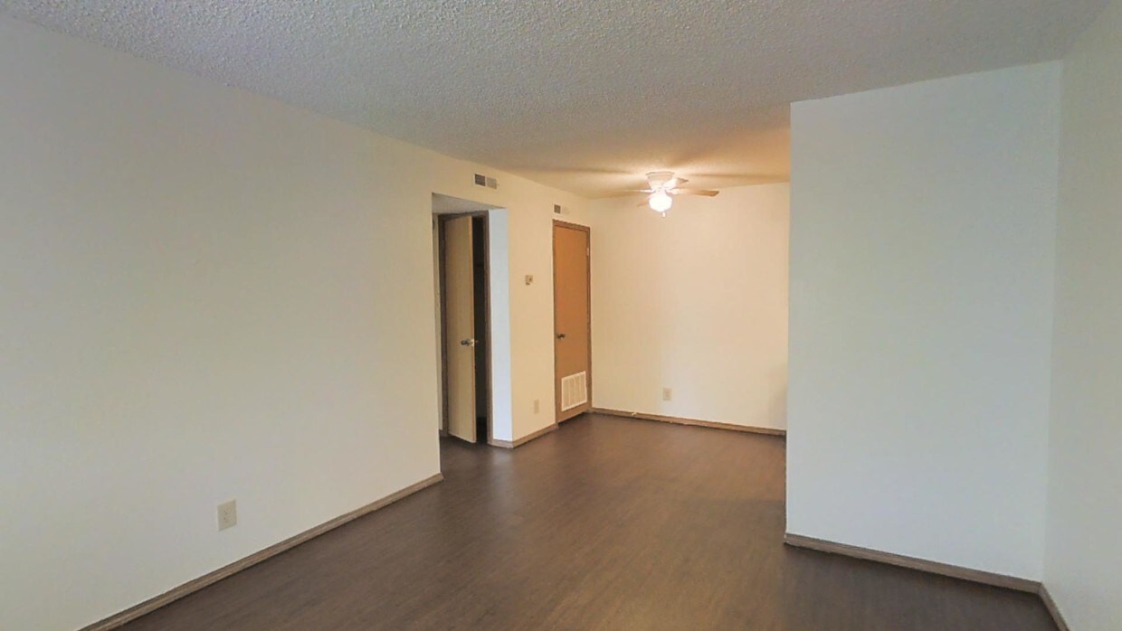 Apple Creek Apartments 1200 N Perkins Rd Apartment For Rent Doorstepscom