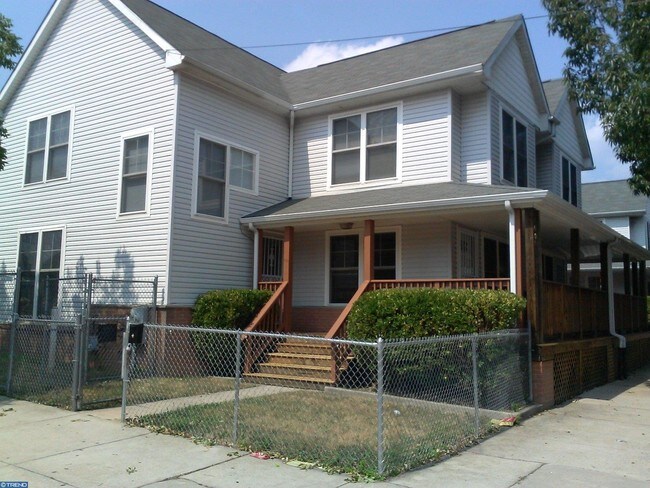 Building Photo - 1600 N 7th St