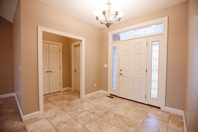 Foto del edificio - 3 Bed (with 4th bed potential downstairs),...