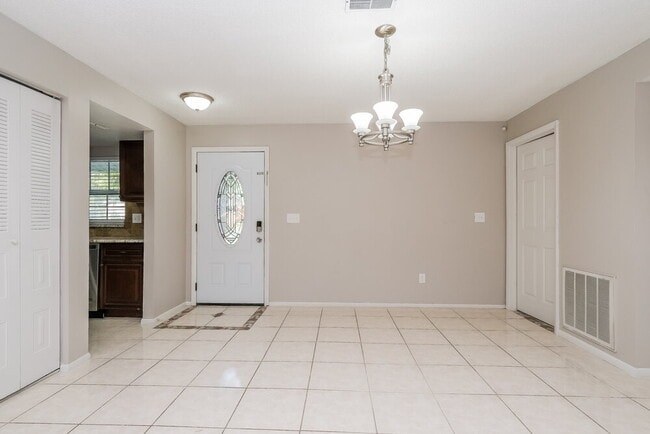 Building Photo - 1178 Breeze Dr