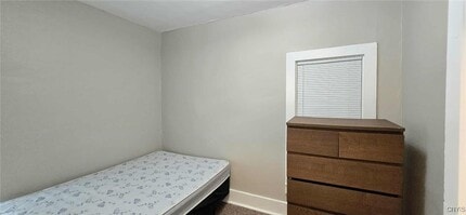 Building Photo - 17 Frank St