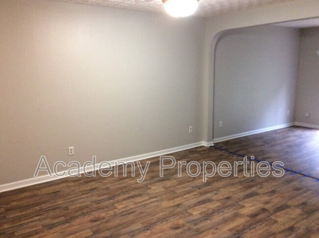 Foto del edificio - 735 Magnolia Gardens Walk