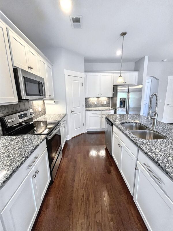 Building Photo - 4026 Gracious Dr