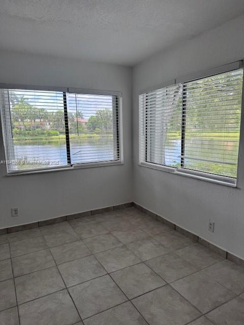 Building Photo - 153 Lakeview Dr