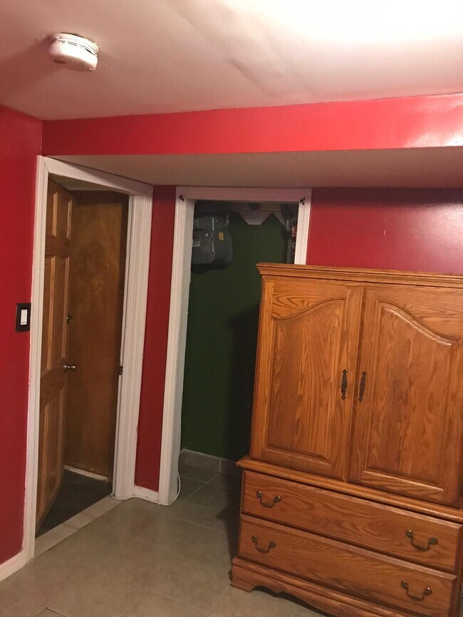 Bedroom - 175 Hamilton St