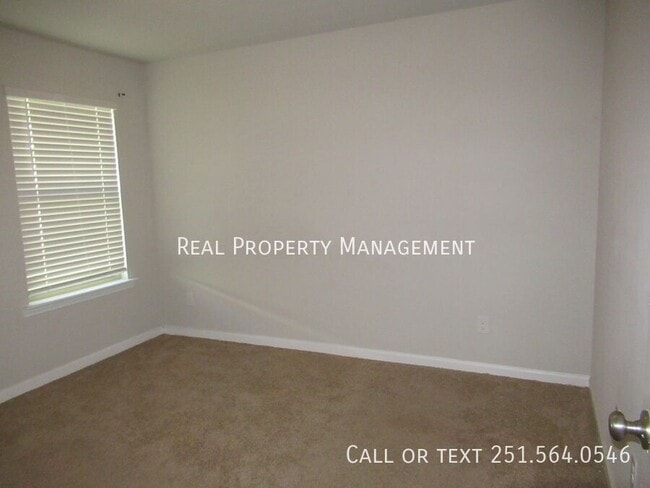 Foto del edificio - 8096 Colleton Dr N