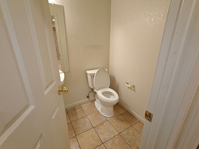 Building Photo - 3 Bedroom for Rent in River Oaks! $4,975