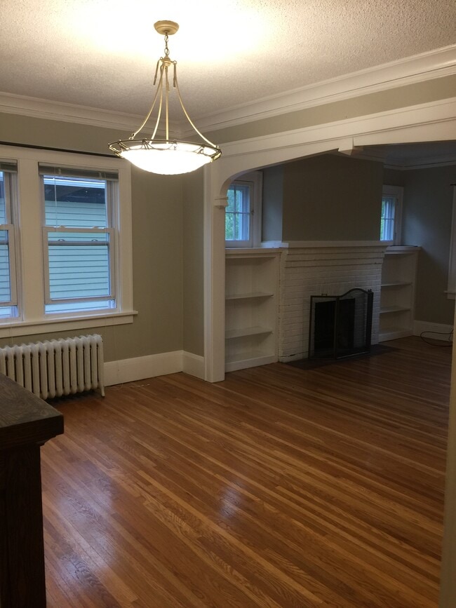 Building Photo - 874 Hague Avenue