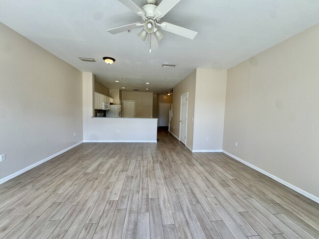 Foto del edificio - 912 Hampton Cir