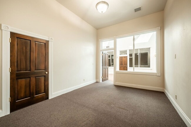 Building Photo - 226 S Union Ave